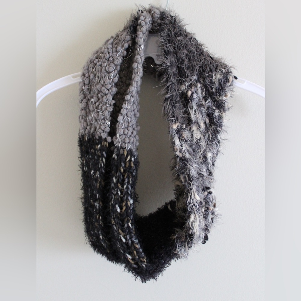 MIX IT Gray & Black Fuzzy Infinity Scarf